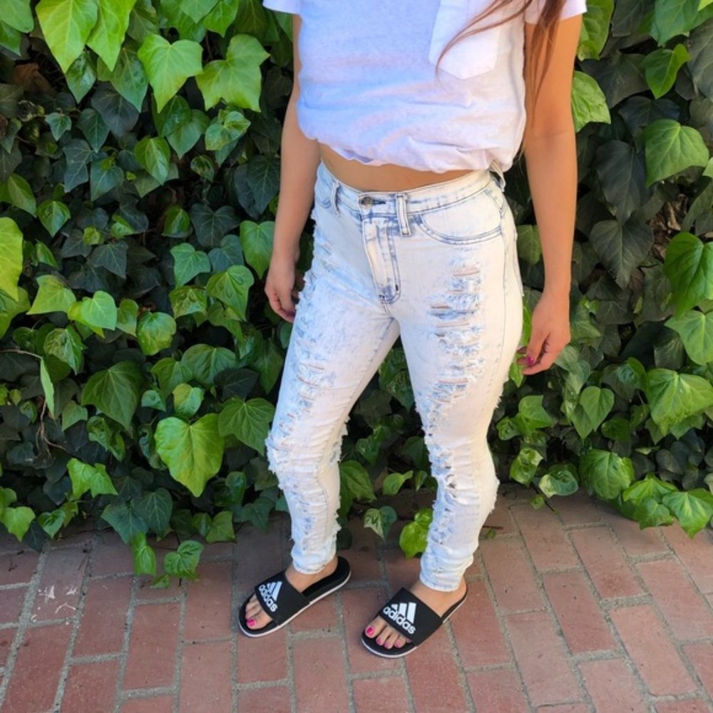 🐰 Aphrodite High Waisted Acid Wash Distressed
